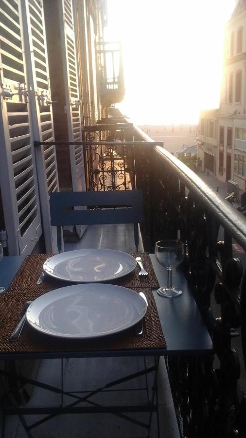 Trouville Centre 2 Pieces Balcon Sur Plage A 30 Metresアパートメント エクステリア 写真