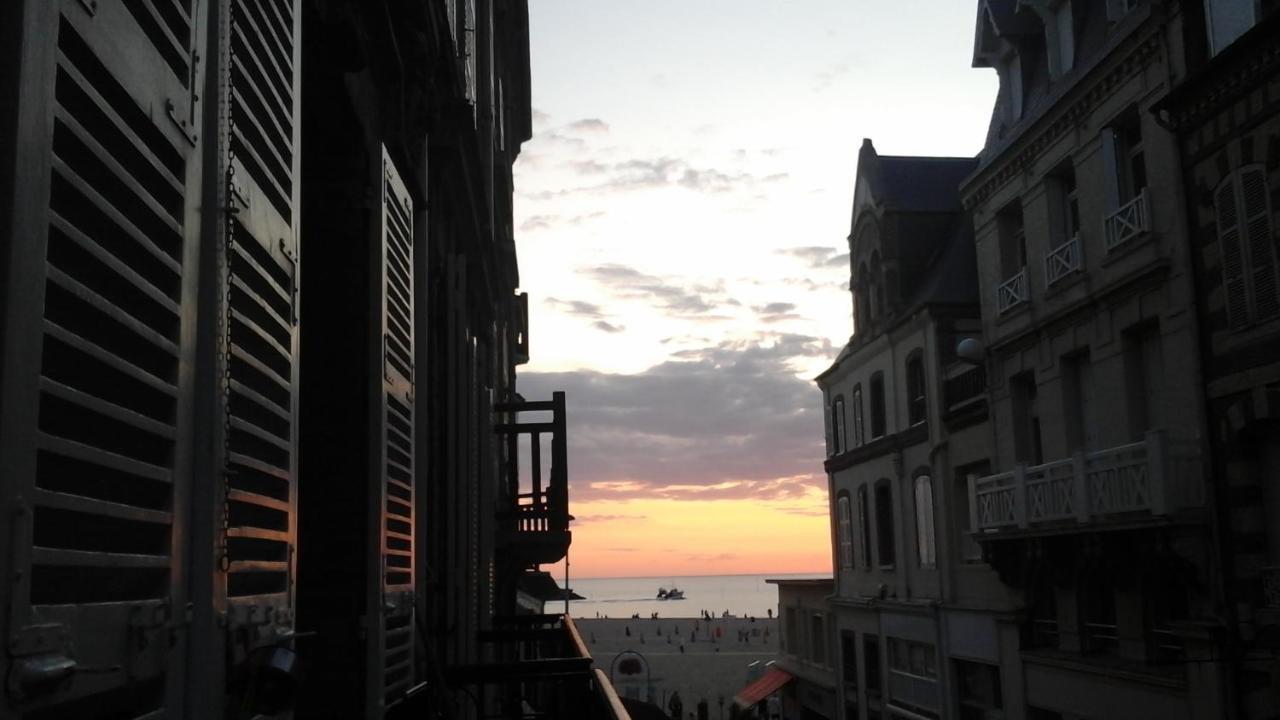 Trouville Centre 2 Pieces Balcon Sur Plage A 30 Metresアパートメント エクステリア 写真